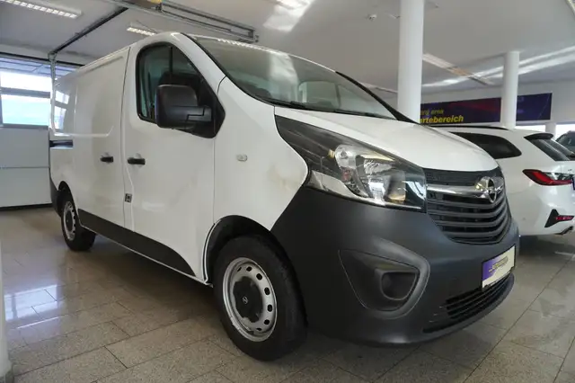 Opel Vivaro view 3