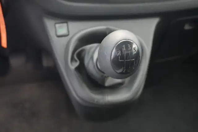 Opel Vivaro view 15