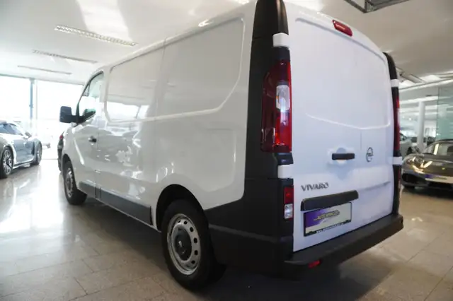 Opel Vivaro view 4