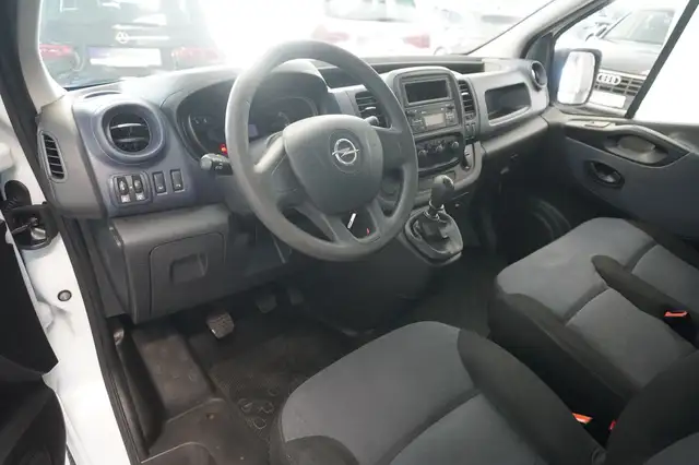 Opel Vivaro view 7
