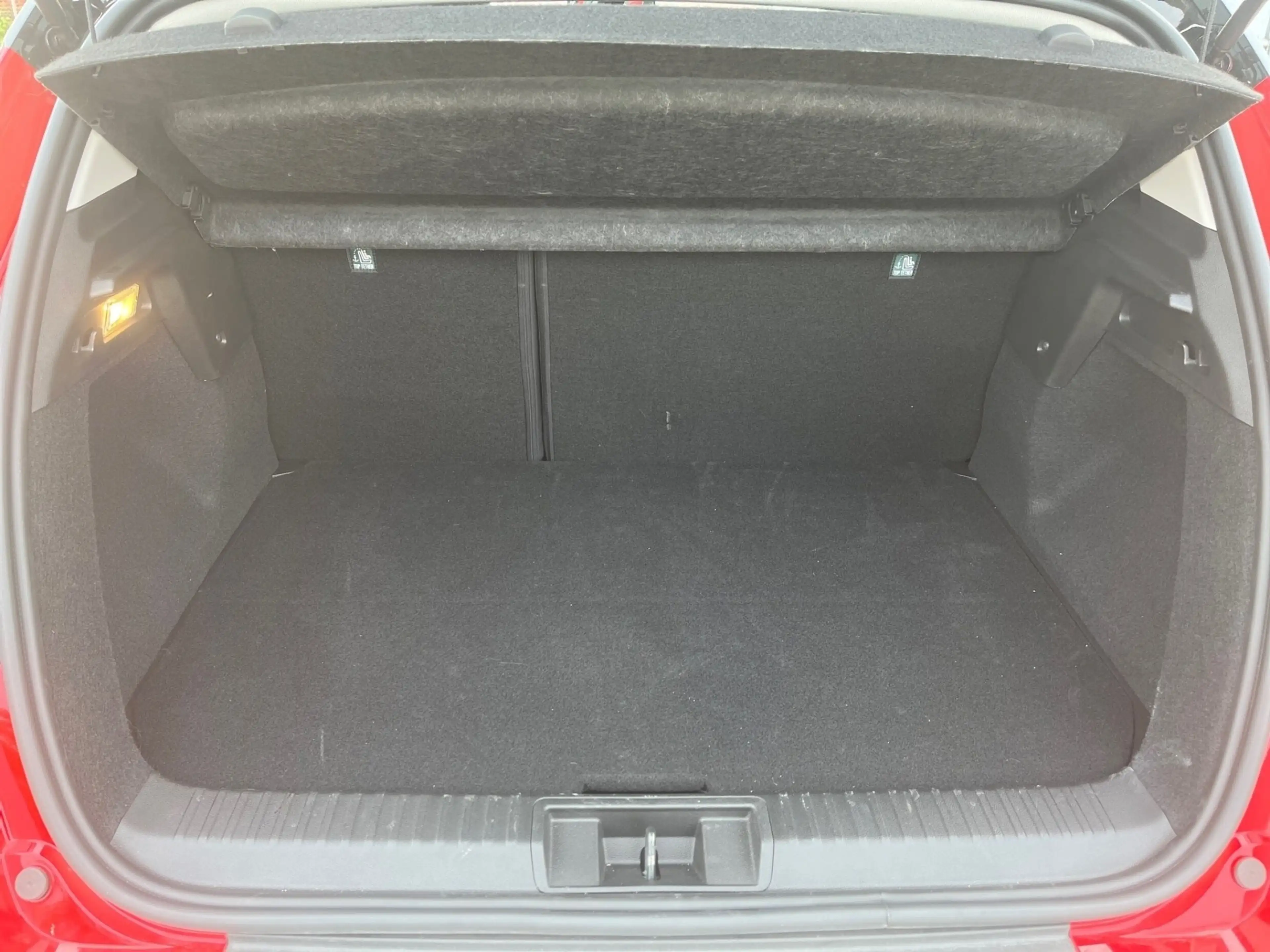Renault Captur TECHNO Plug-in Hybrid — photo 13