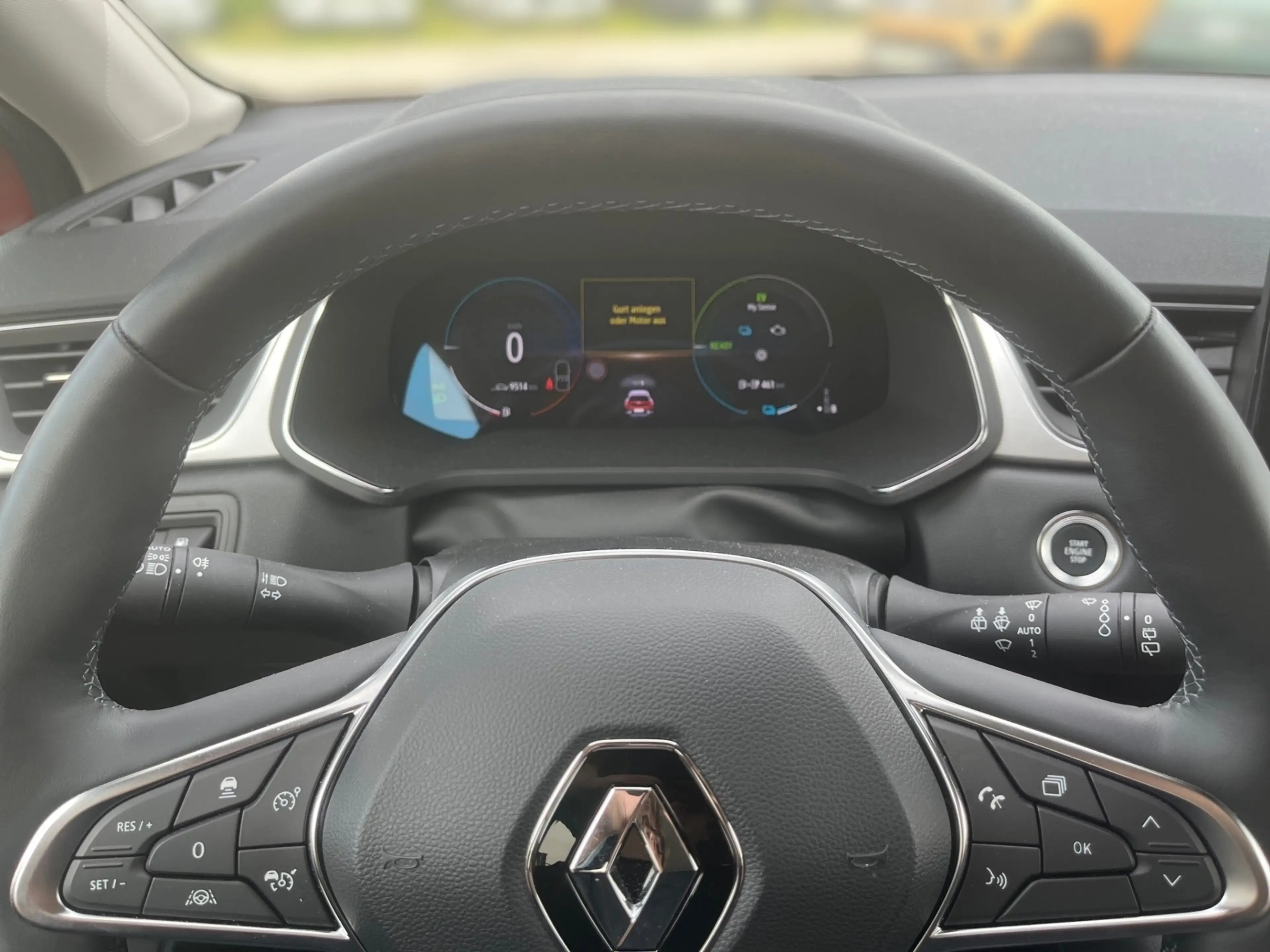 Renault Captur TECHNO Plug-in Hybrid — photo 9