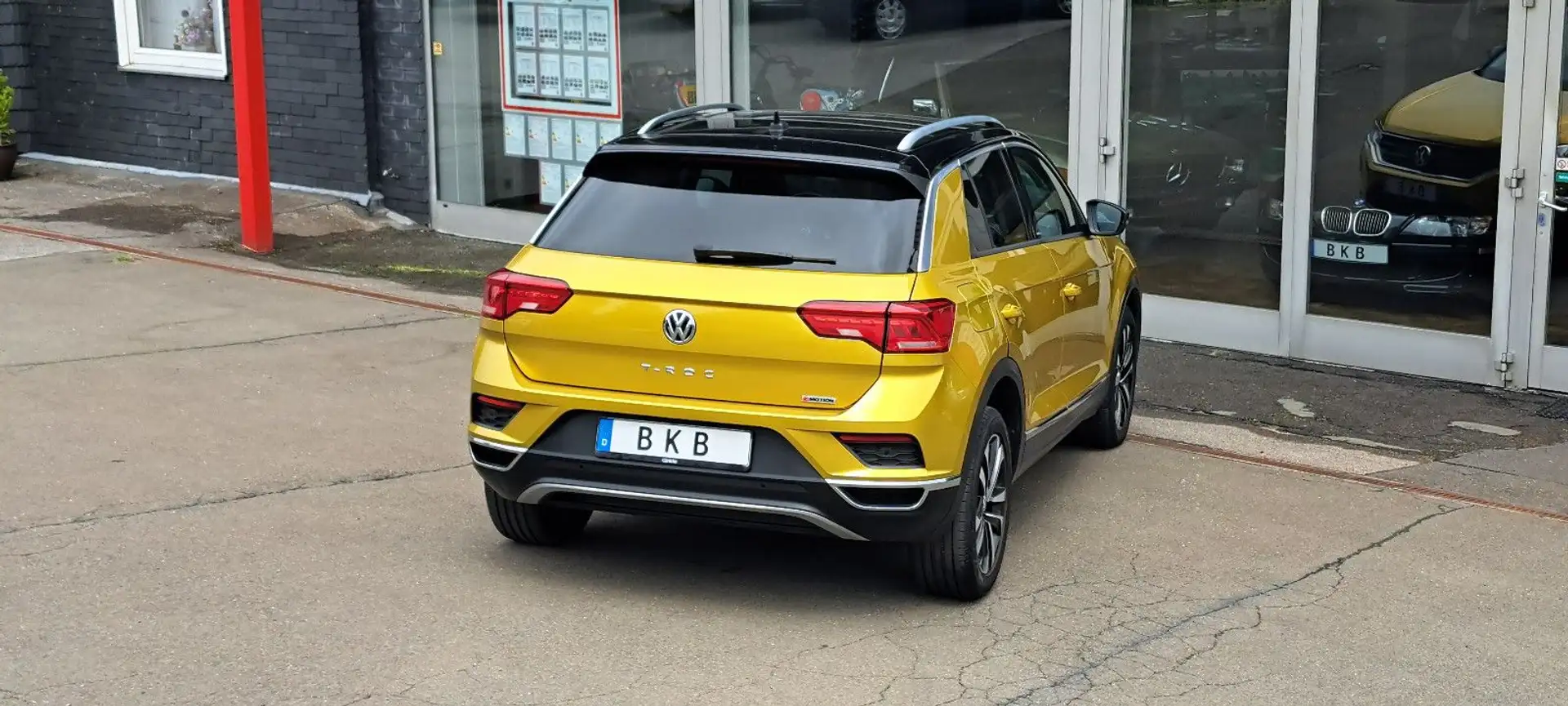 Volkswagen T-Roc 2.0 TDI DSG 4MOTION Nav Panorama el Heckkl Gelb - 2