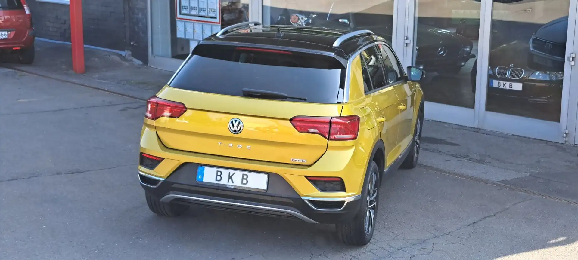 Volkswagen T-Roc 2.0 TDI DSG 4MOTION Nav Panorama el Heckkl Amarillo - 2
