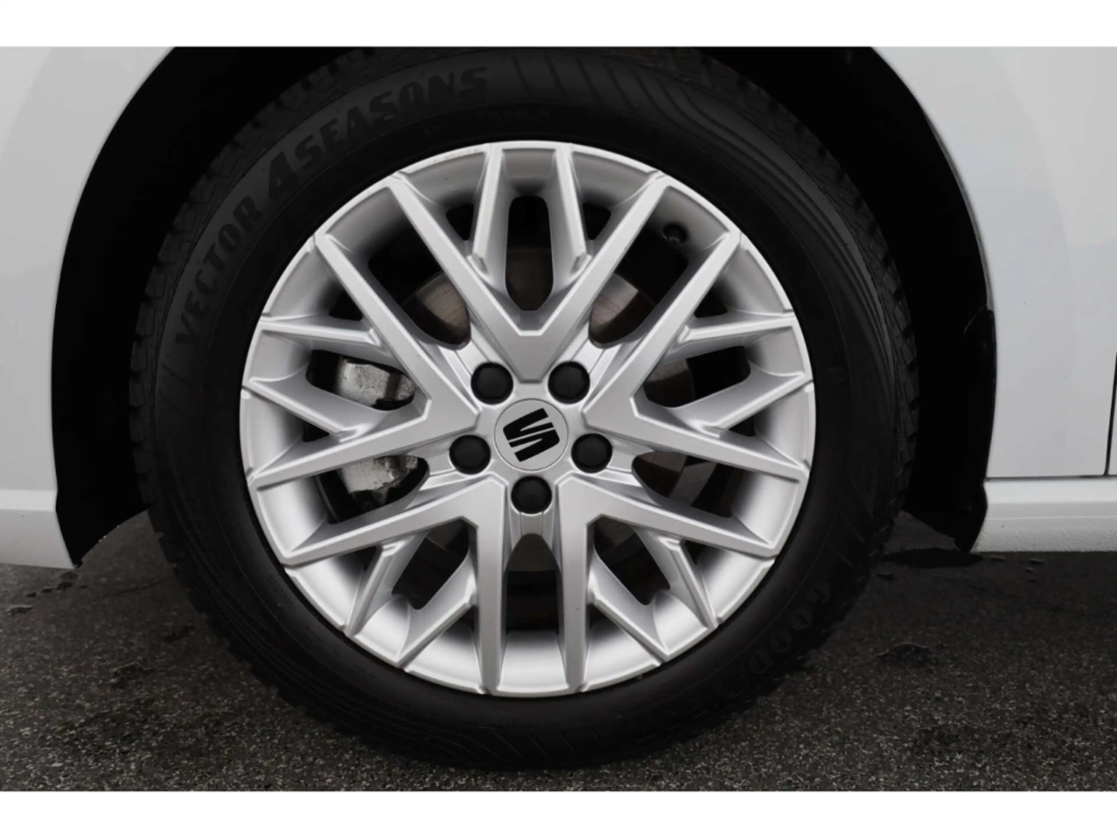 SEAT Ibiza 1.5 TSI FR — photo 8