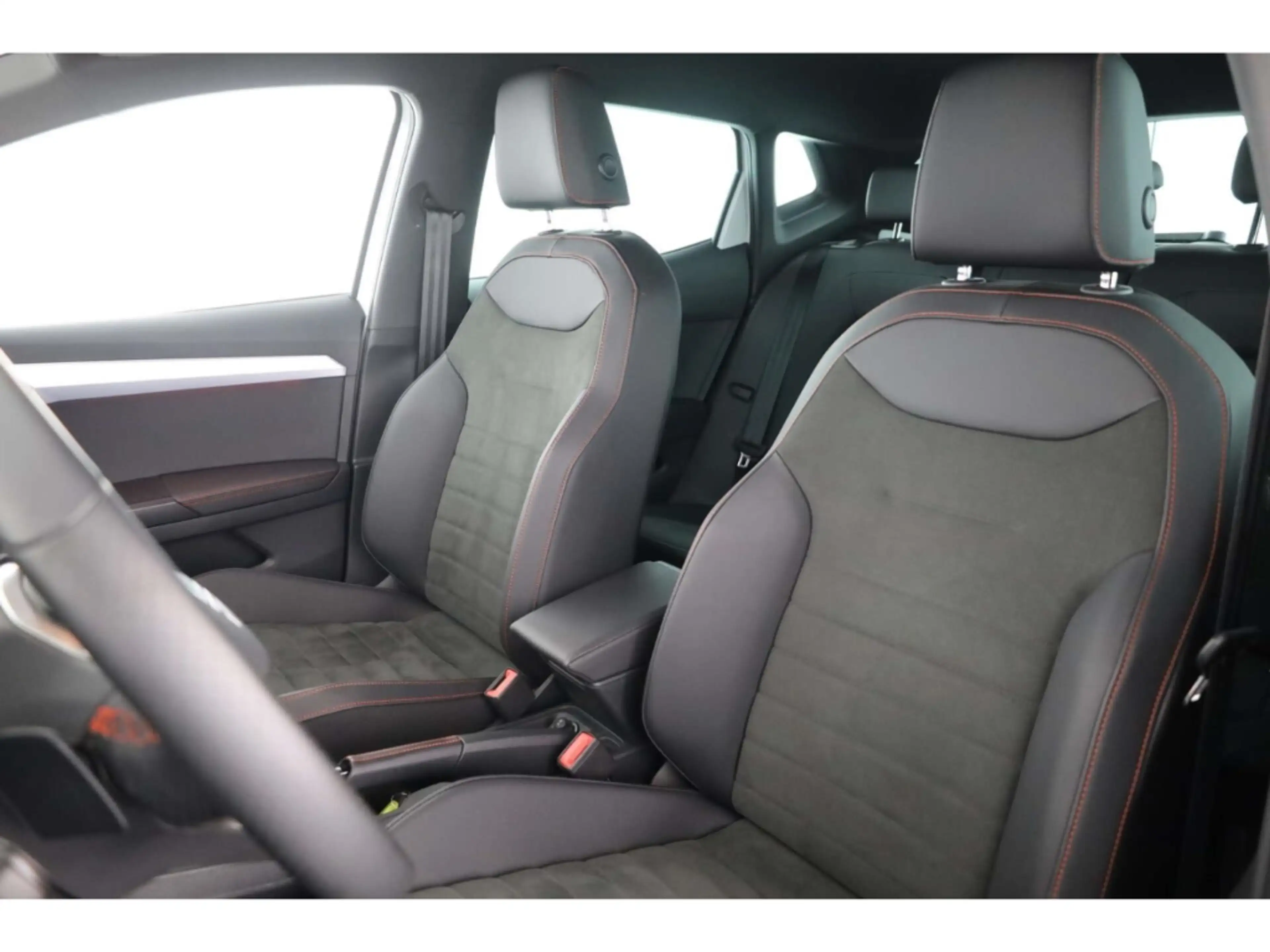 SEAT Ibiza 1.5 TSI FR — photo 10