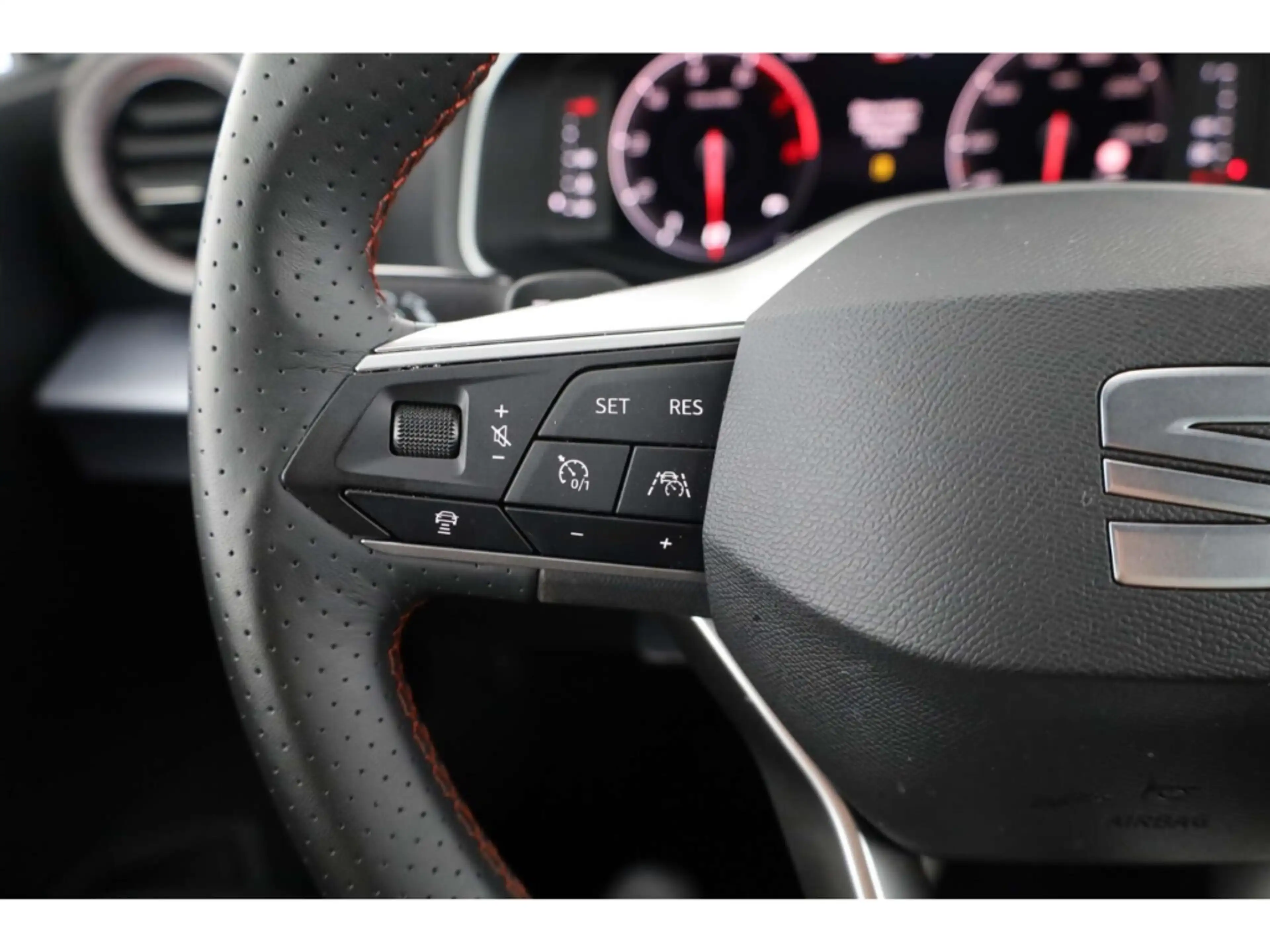 SEAT Ibiza 1.5 TSI FR — photo 14