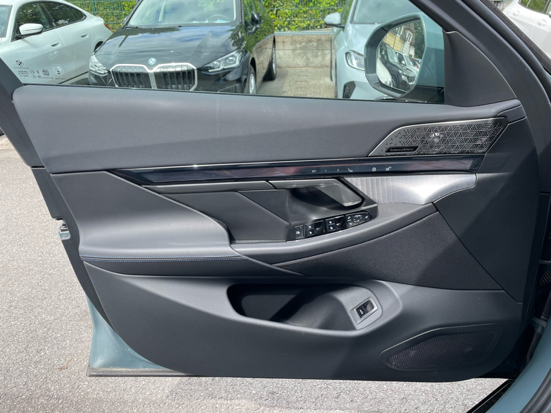 BMW 550 e xDrive Tour. M Sport || AHK Pano el.Sitze — photo 7