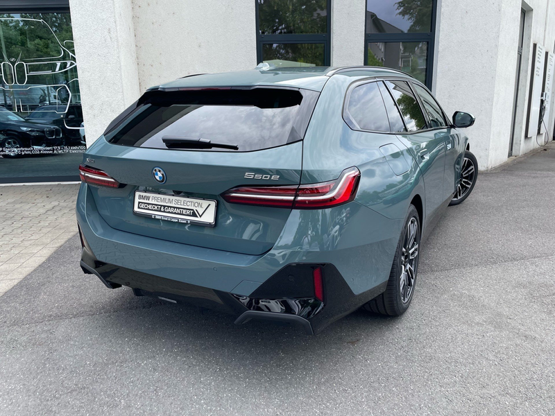 BMW 550 e xDrive Tour. M Sport || AHK Pano el.Sitze — photo 2