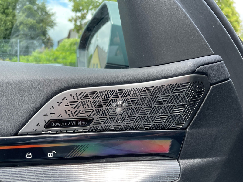 BMW 550 e xDrive Tour. M Sport || AHK Pano el.Sitze — photo 9