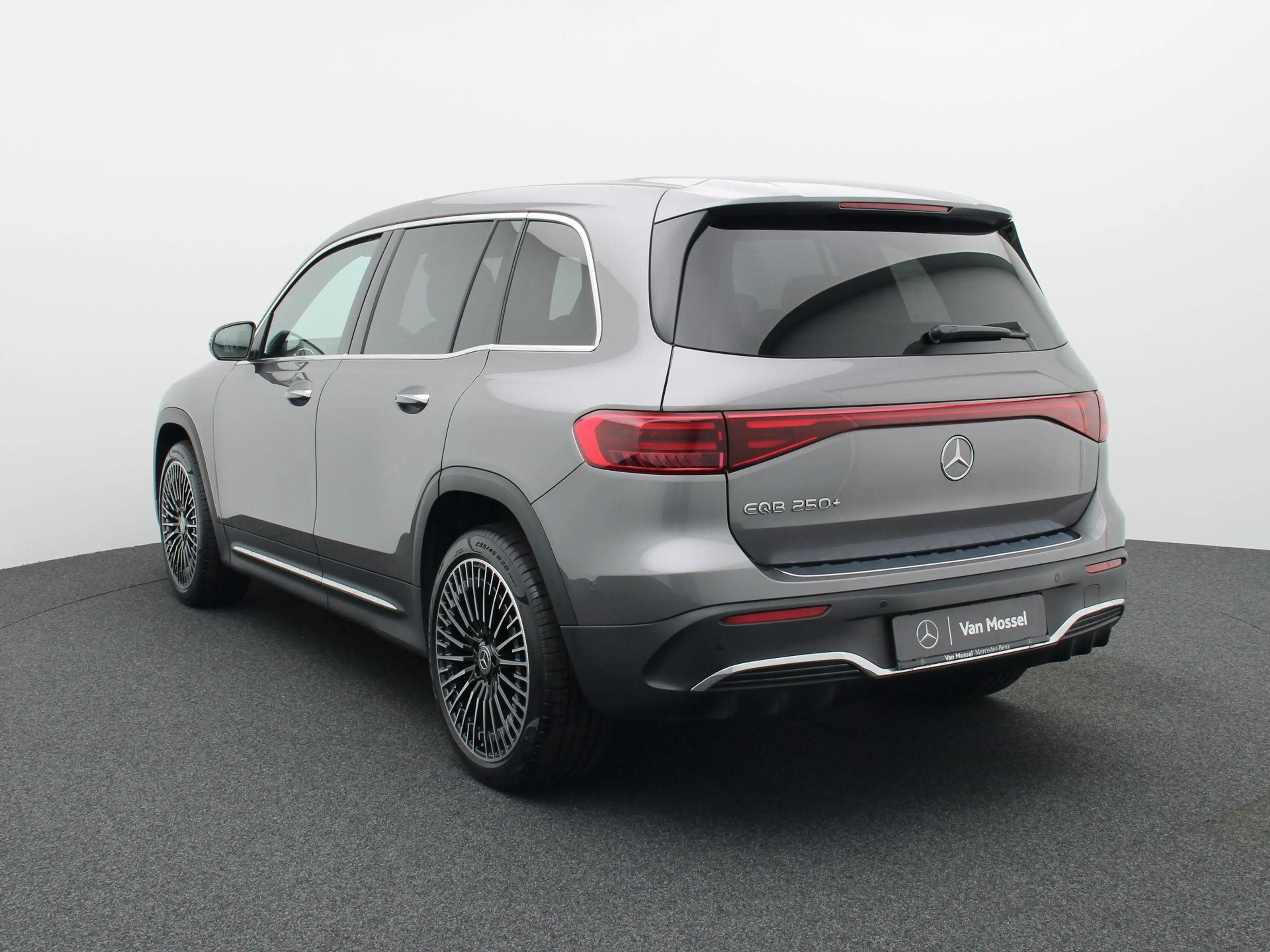Mercedes-Benz EQB 250 250+ AMG LINE + HEAD UP + BURMESTER + CARPLAY + — photo 2
