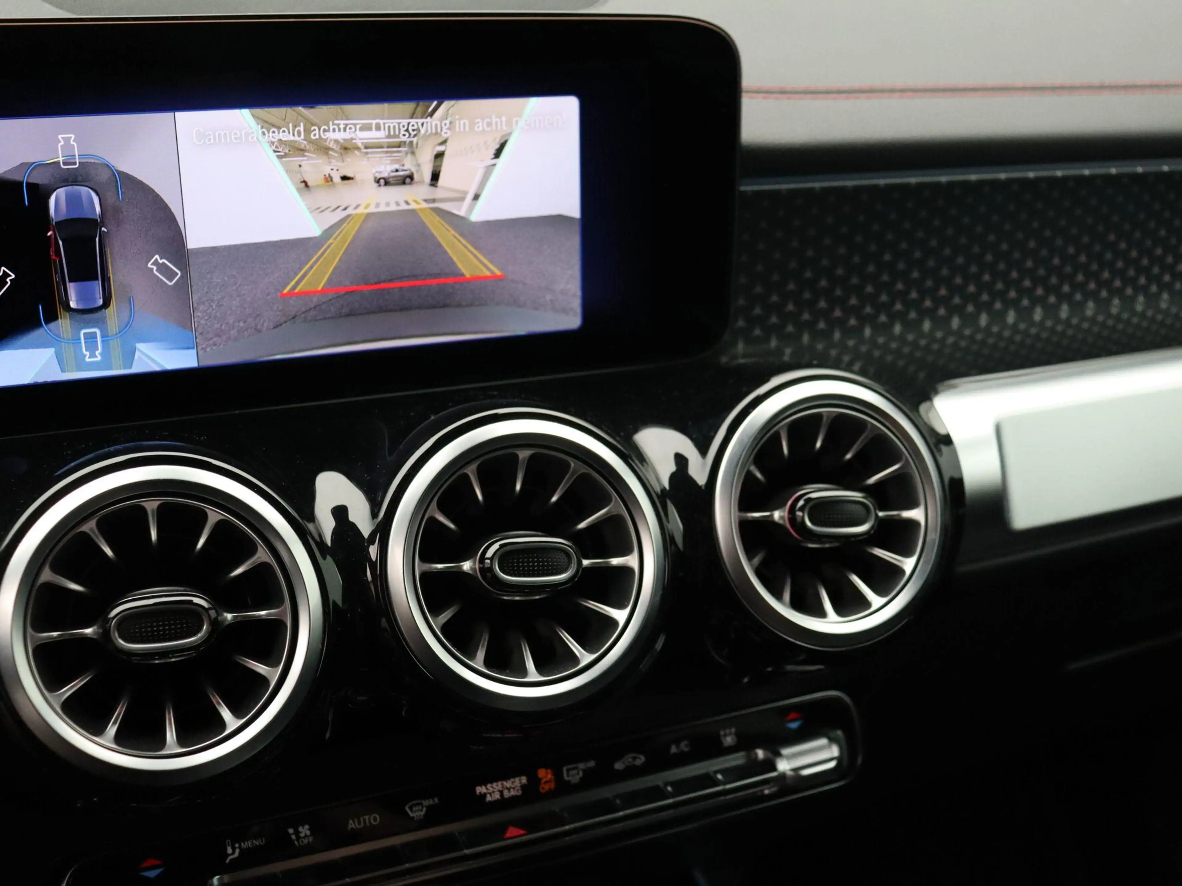 Mercedes-Benz EQB 250 250+ AMG LINE + HEAD UP + BURMESTER + CARPLAY + — photo 14