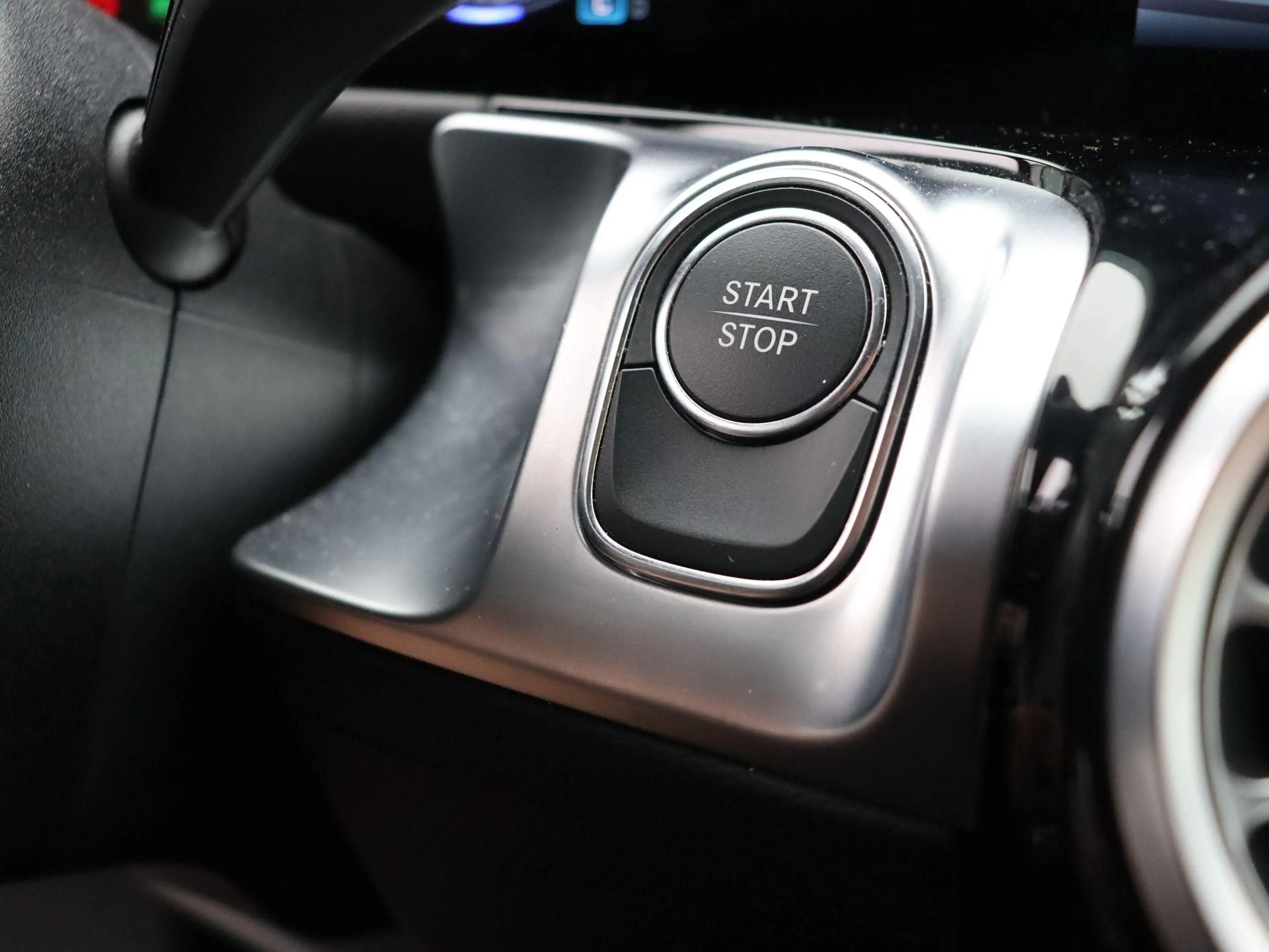 Mercedes-Benz EQB 250 250+ AMG LINE + HEAD UP + BURMESTER + CARPLAY + — photo 15