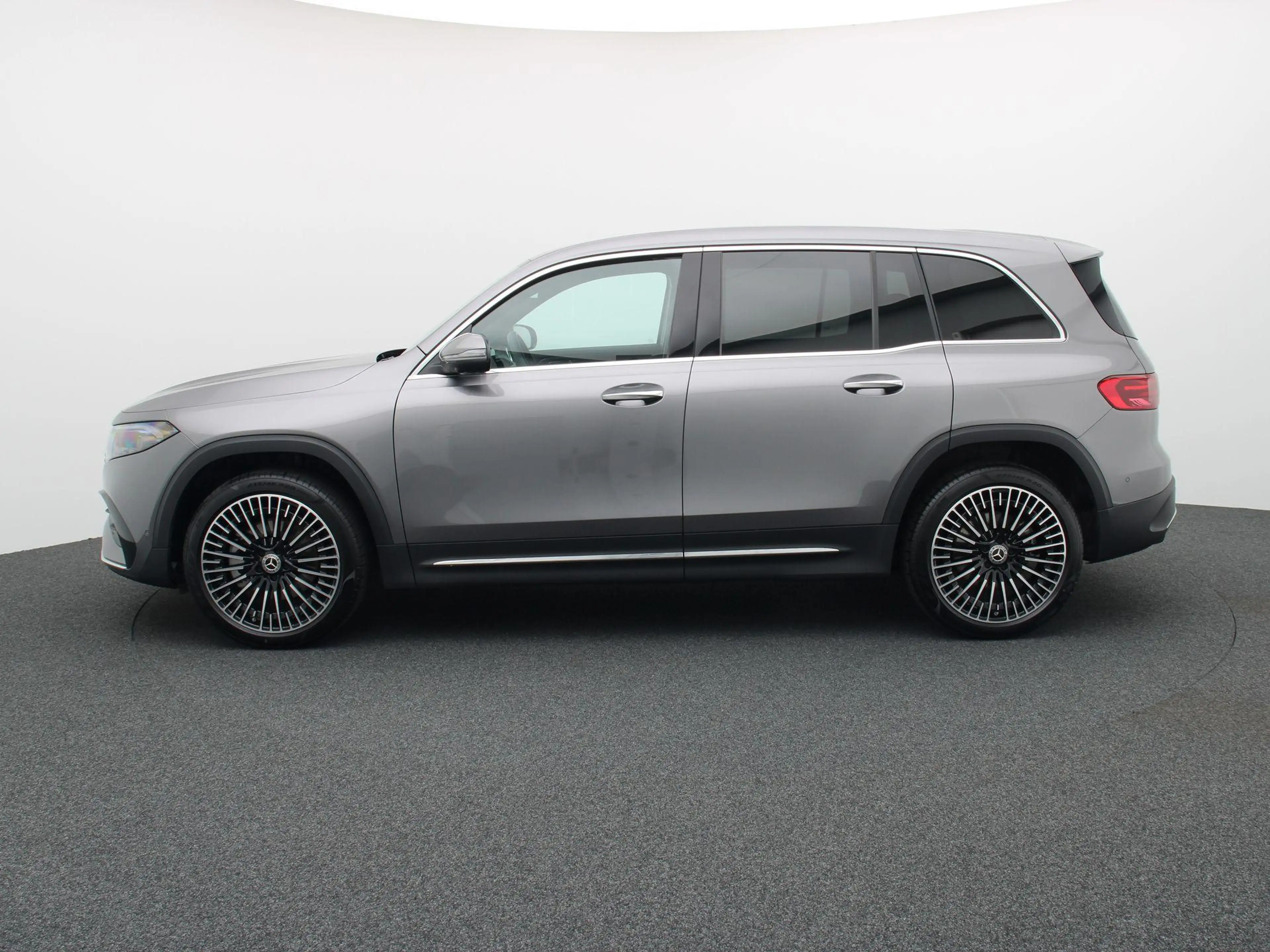Mercedes-Benz EQB 250 250+ AMG LINE + HEAD UP + BURMESTER + CARPLAY + — photo 4
