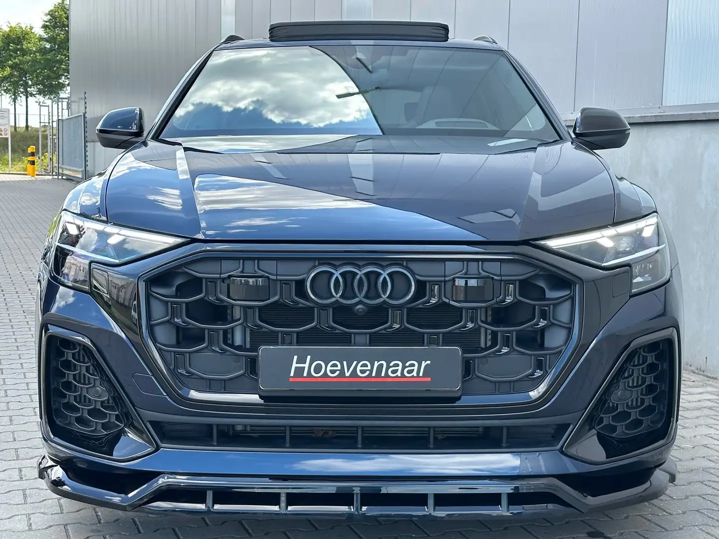 Audi Q8 60 TFSI e 490Pk Competition S line 23Inch SQ8 B&O Blauw - 2