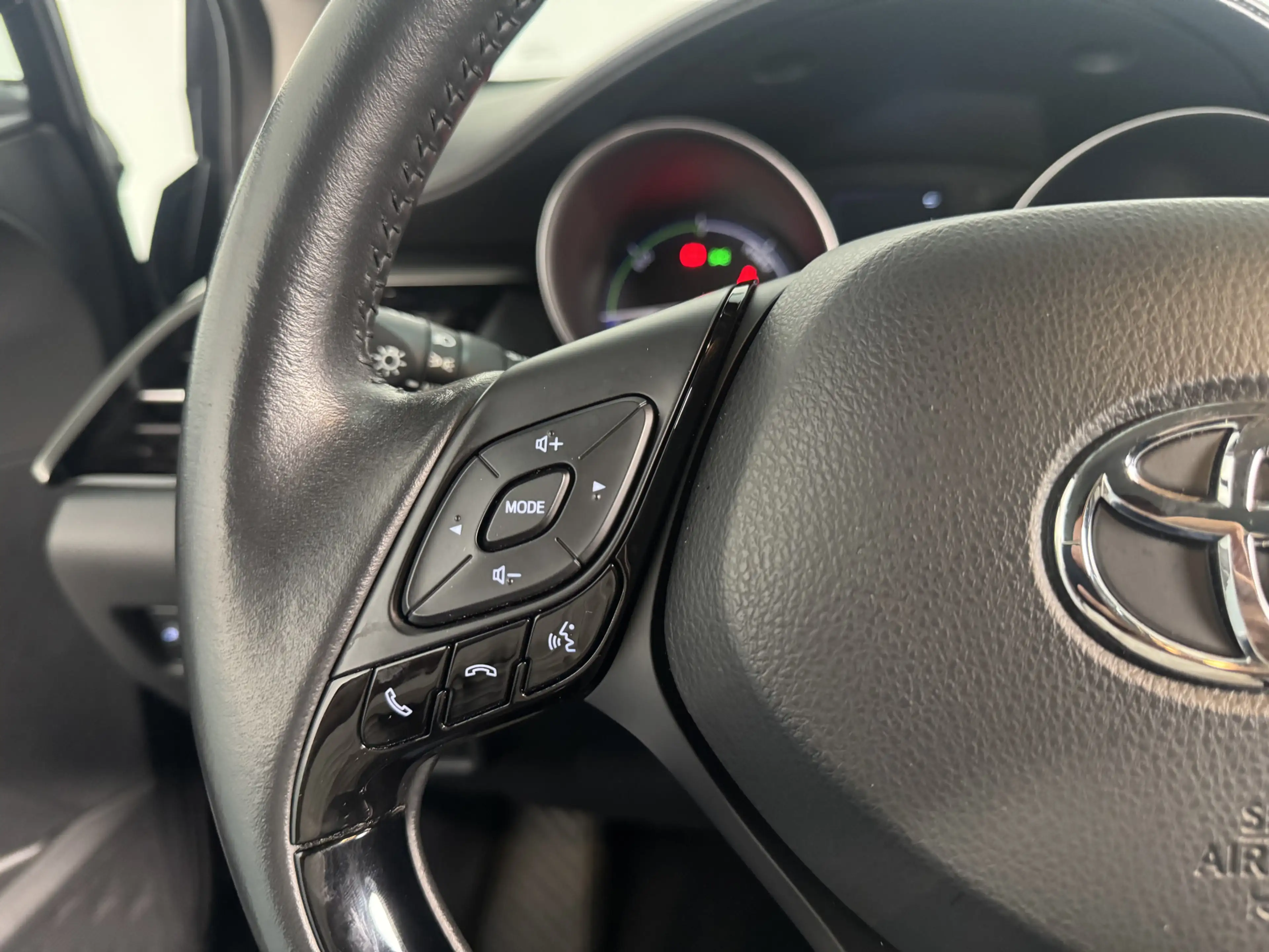 Toyota C-HR 1.8 Hybrid Dynamic | Afneembare trekhaak | Klasse — photo 14