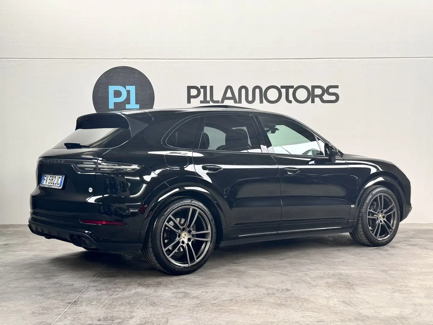 Porsche Cayenne 3.0 V6 Nero - 2