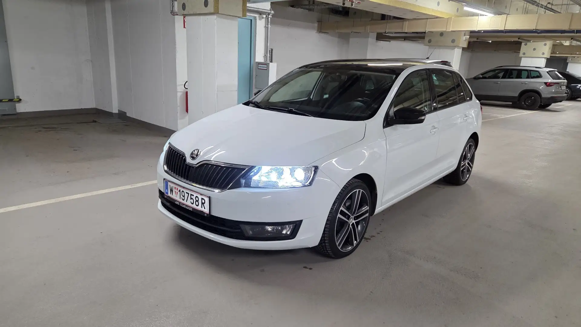 Skoda Rapid/Spaceback Sport | Pickerl NEU Weiß - 1