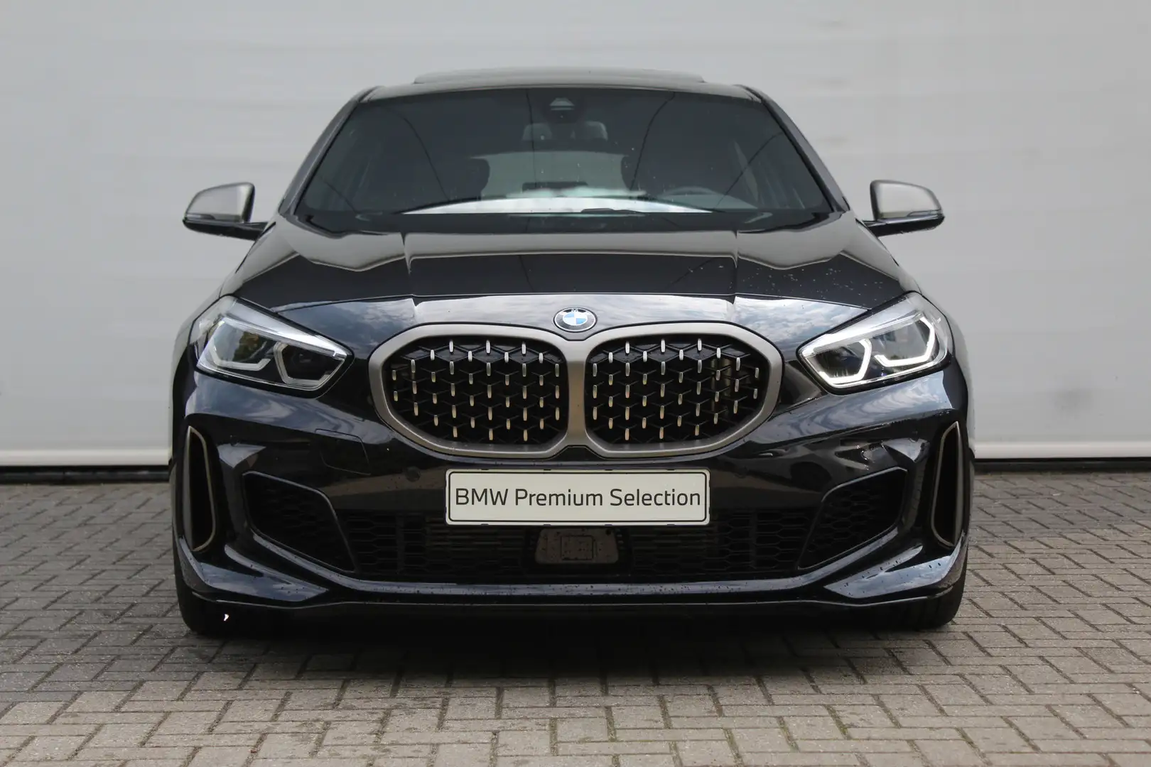 BMW 135 1 Serie M135i xDrive Automaat / Panoramadak / Acti Zwart - 2