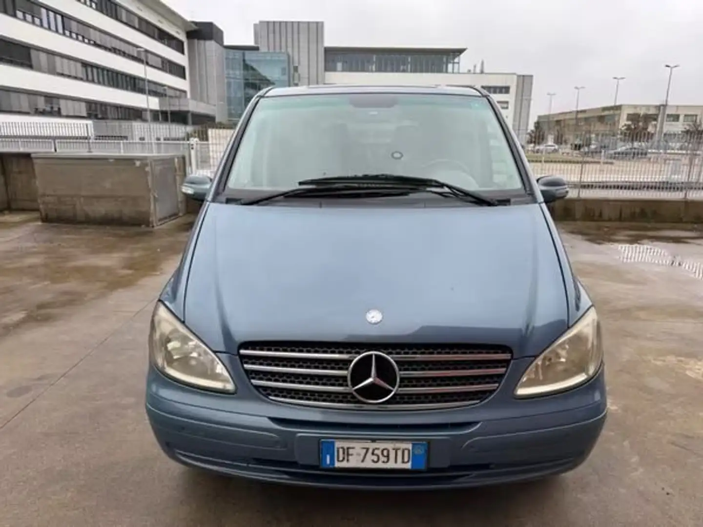 Mercedes-Benz Viano Viano 3.0 cdi V6 Ambiente EL auto Grün - 2
