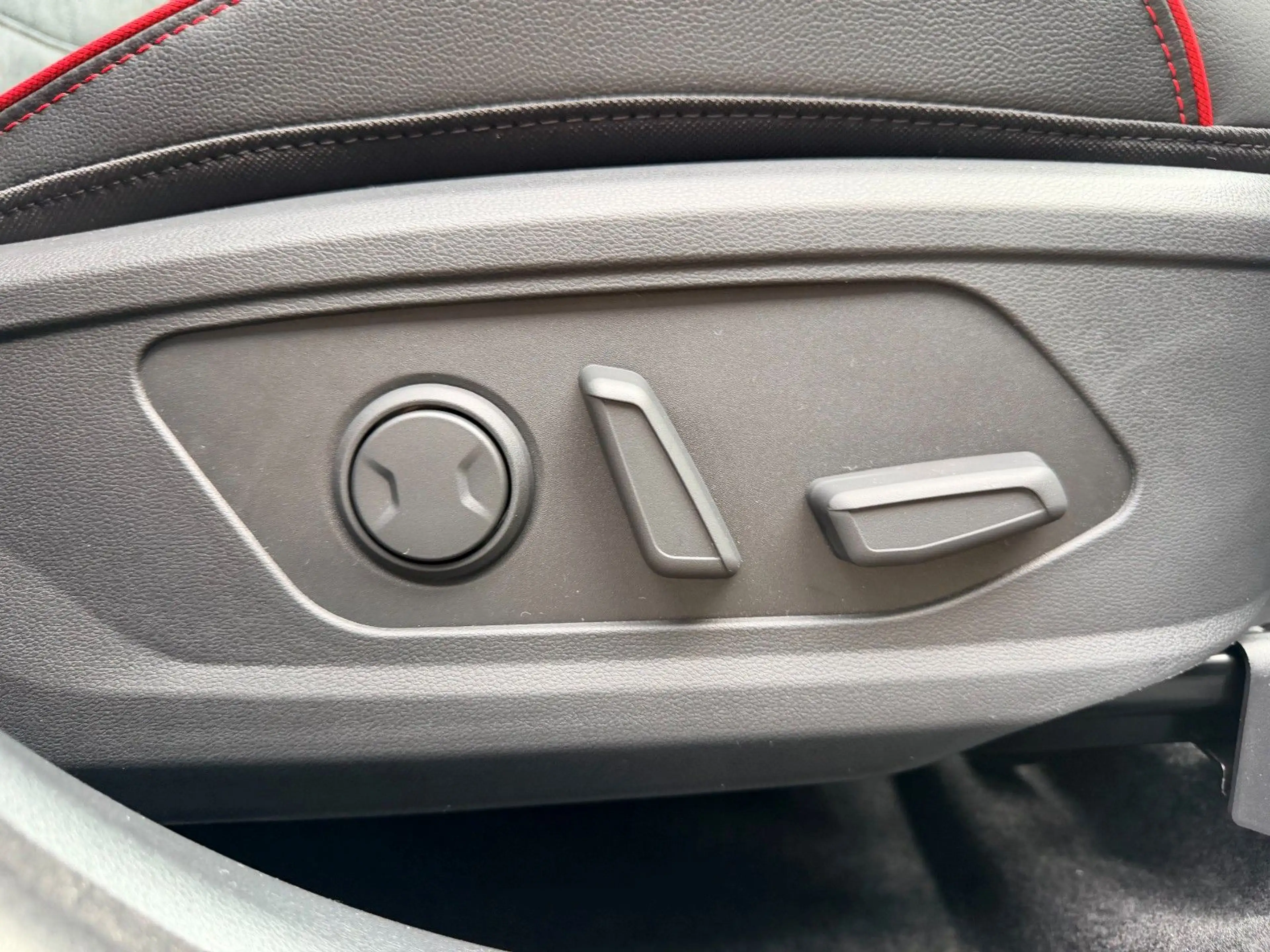 Hyundai TUCSON 1.6 T-GDi HEV 2WD N Line X — photo 12