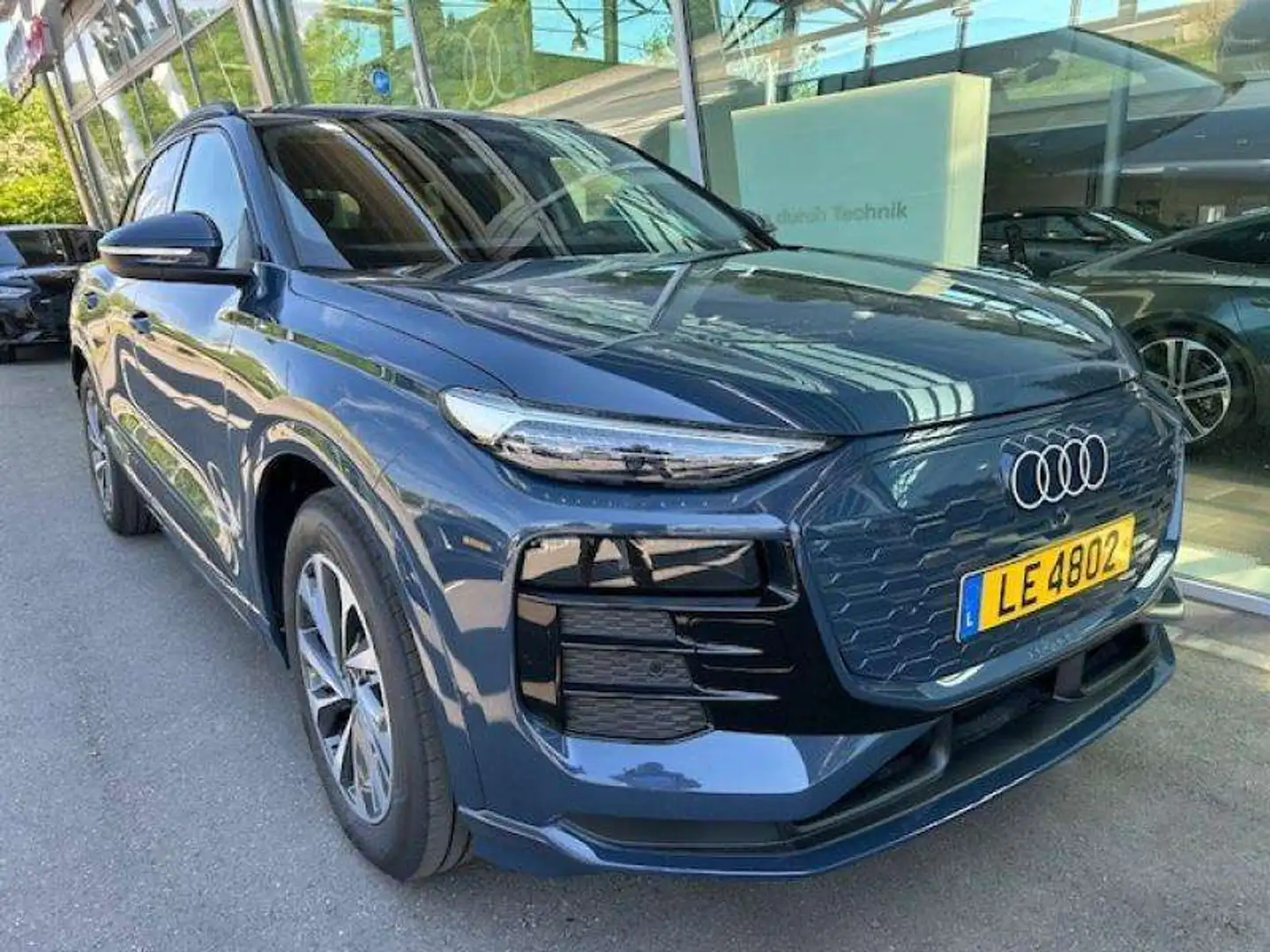 Audi e-tron SUV Bleu - 1