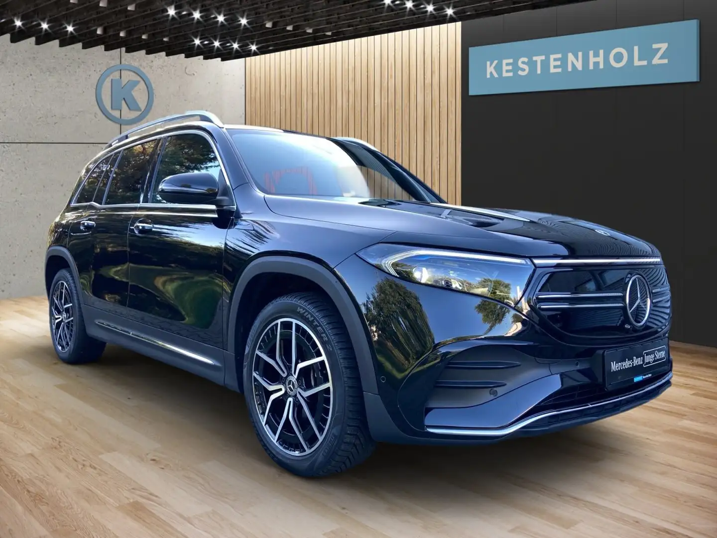 Mercedes-Benz EQB 300 EQB 300 4MATIC AMG*DISTRO*STHZ*PANO*KAMERA*NAVI* Schwarz - 2