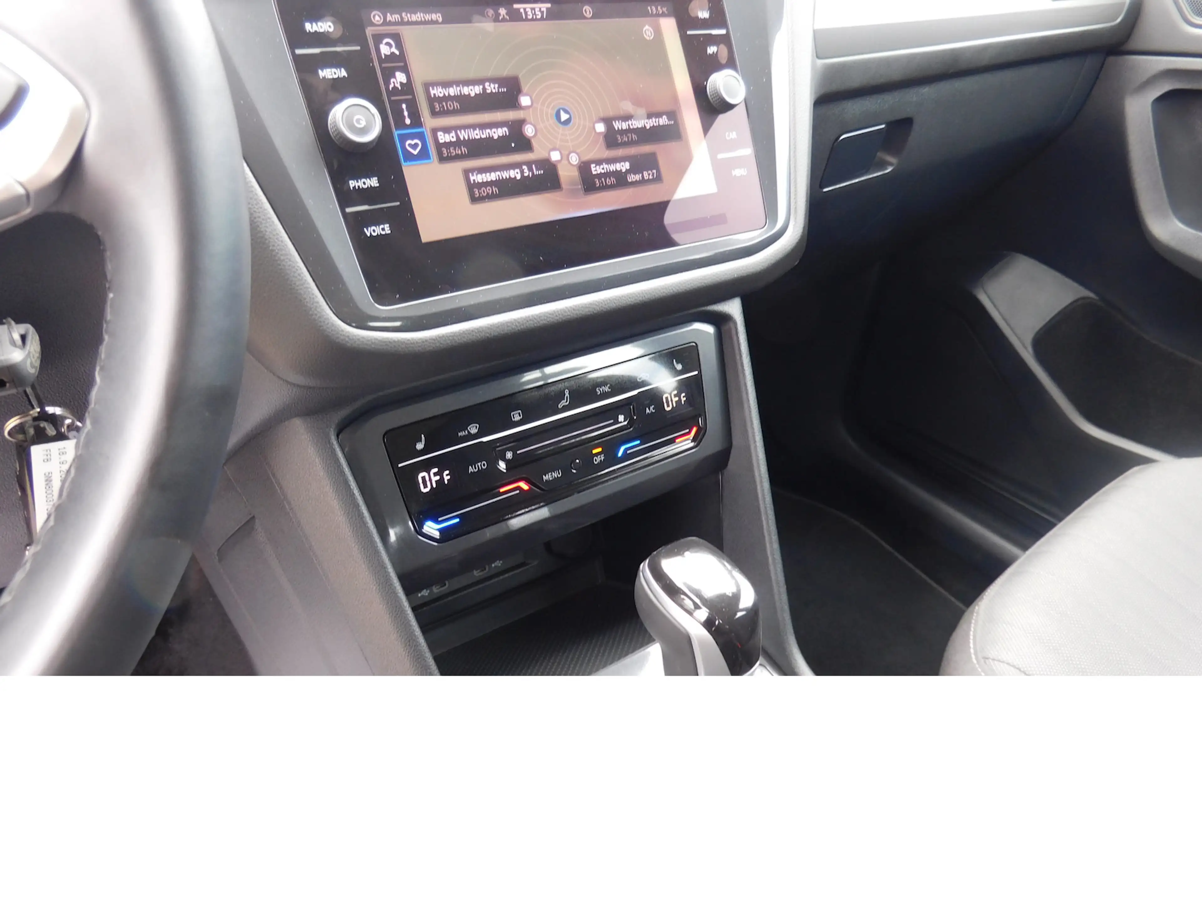 Volkswagen Tiguan Allspace 1.5 TSI Life 7 Sitze Navi DSG — photo 6