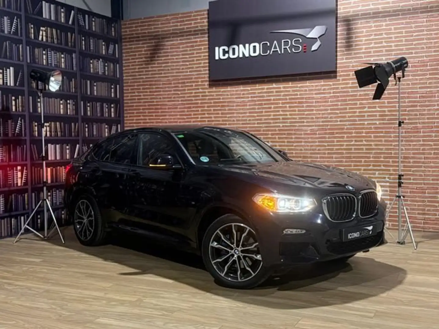 BMW X4 xDrive 20dA Schwarz - 1