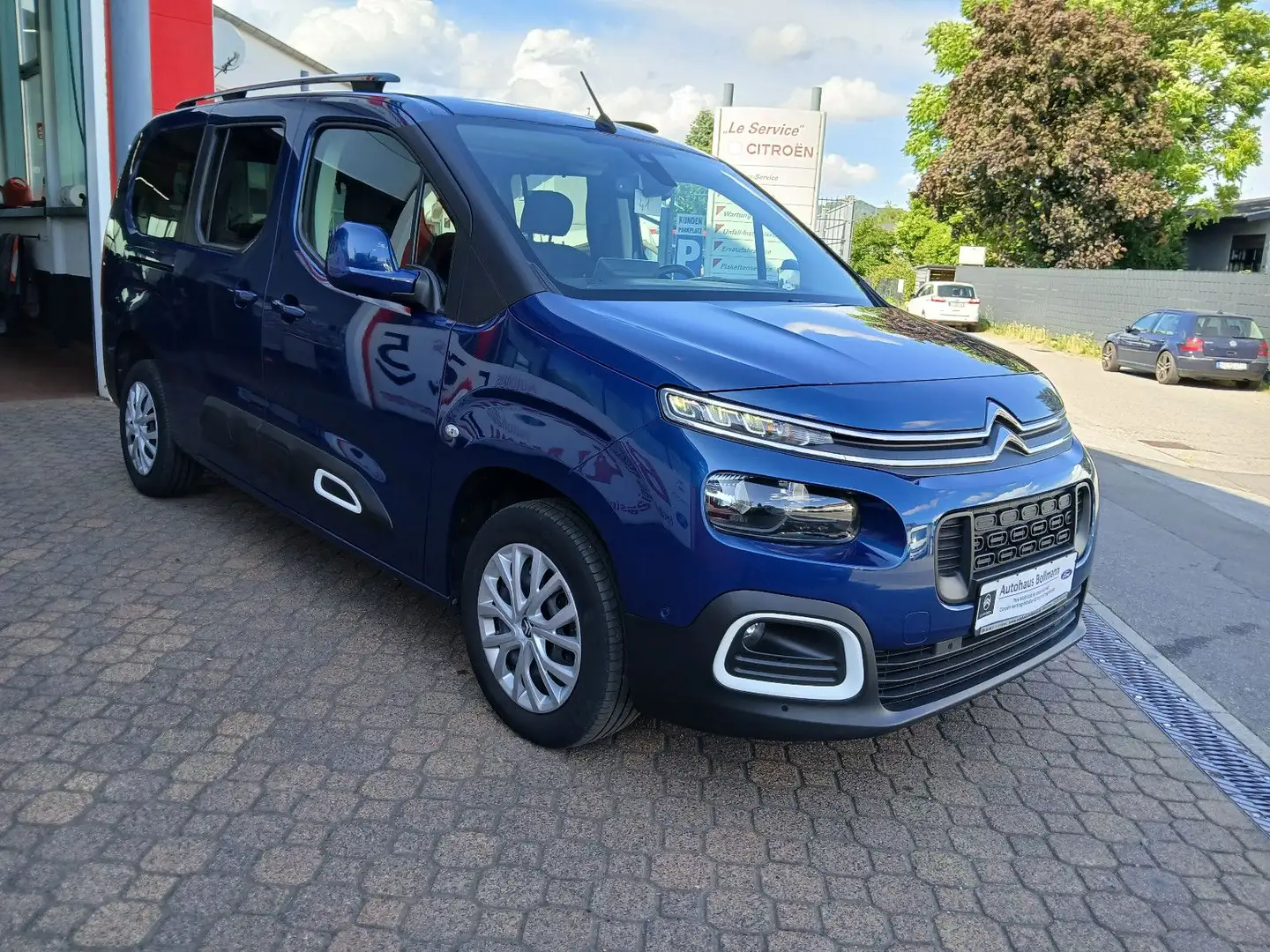 Citroen Berlingo Shine XL,EAT8,7 Sitzer,AHK,Kam.,Drive Blau - 2
