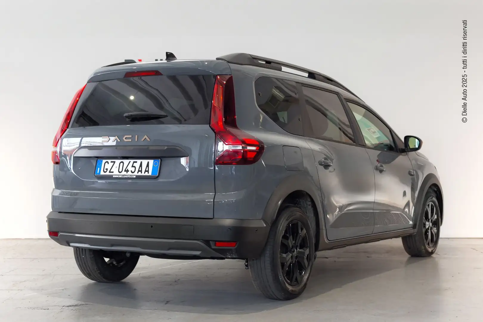 Dacia Jogger 1.0 TCe GPL 100 CV 7 posti Extreme Up Grigio - 2