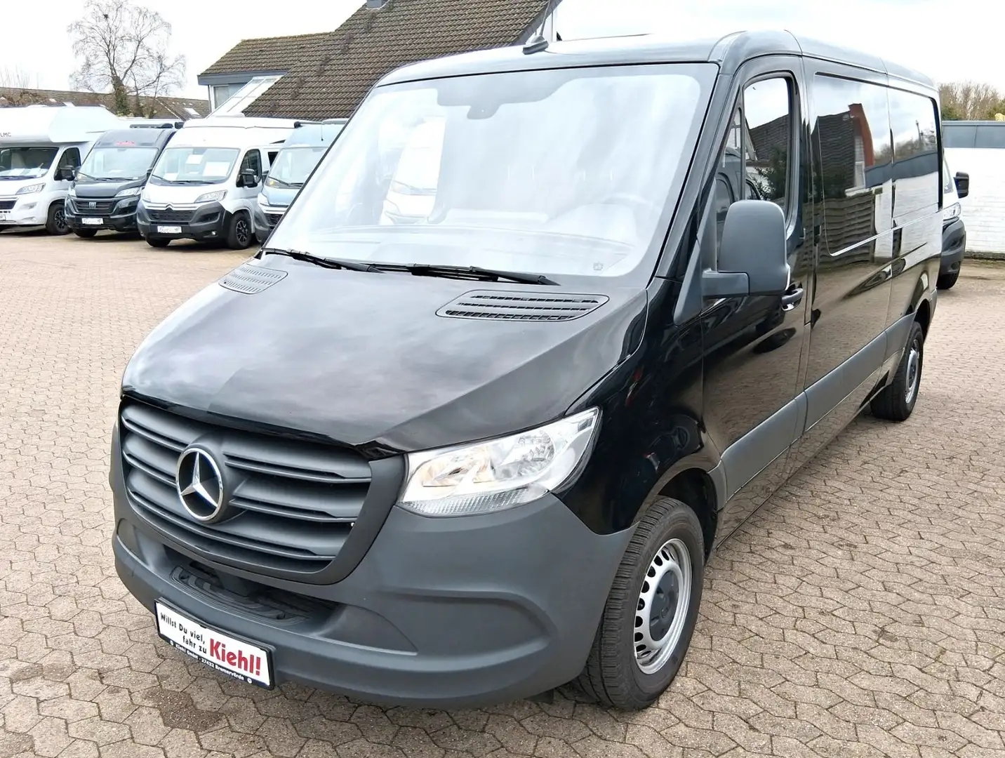 Mercedes-Benz Sprinter 211 CDI - QUQUQ Küchenbox + Klappbett Schwarz - 1