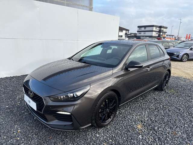 Imagine Hyundai i30 N-LINE DCT ACC NAVI SHZ RFK 1.4 T-GDi DCT 103kW...