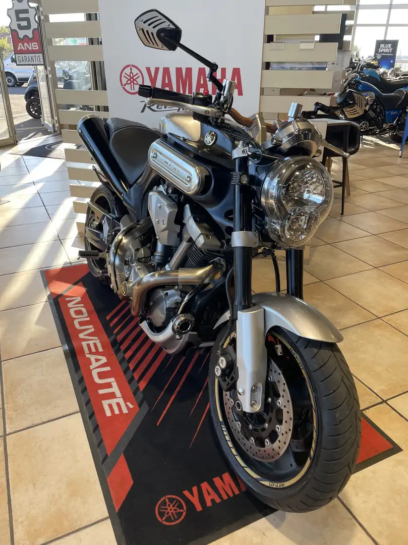 Yamaha MT-01 Gris - 2
