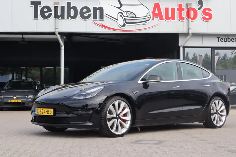 TESLA Model 3