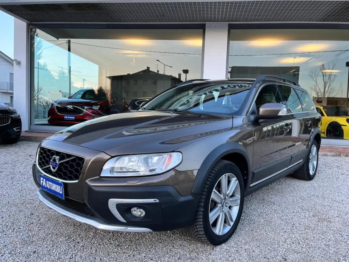 Volvo XC70 D4 AWD Geartronic Summum Barna - 2