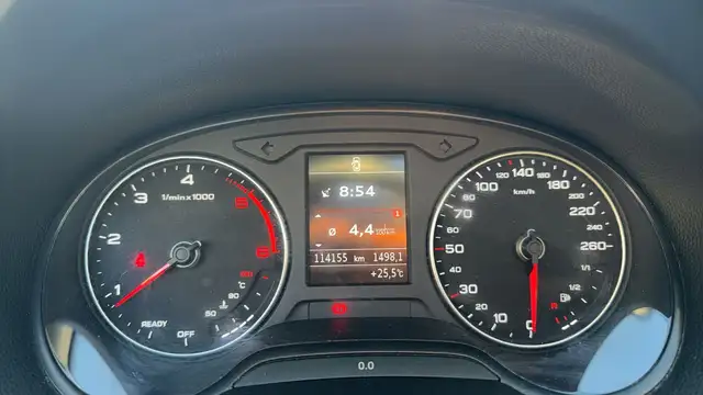 Audi Q2 view 12