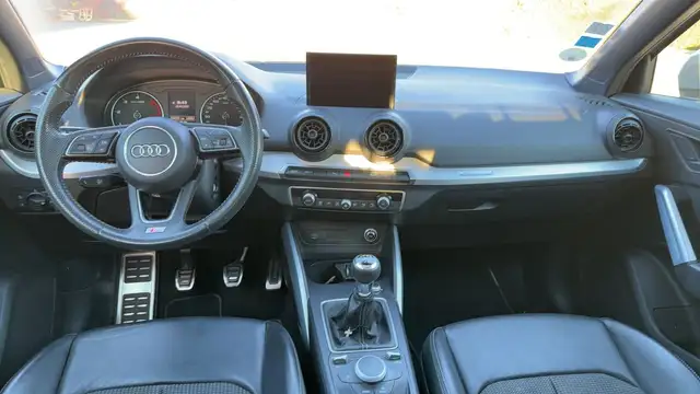 Audi Q2 view 11