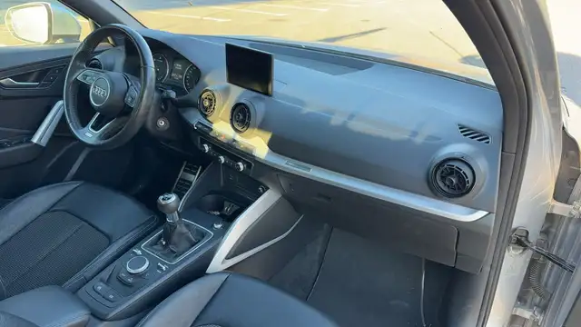 Audi Q2 view 10