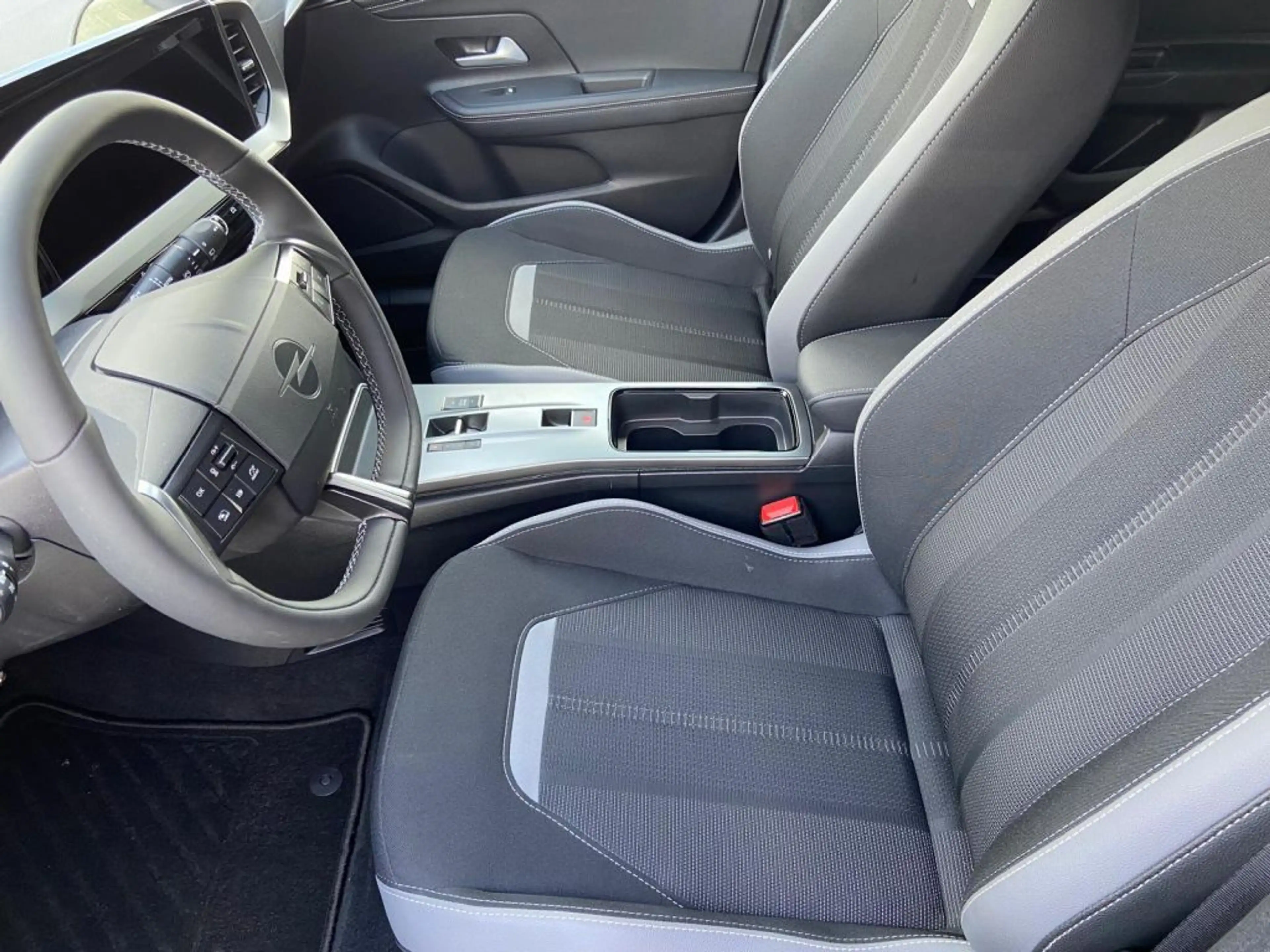 Opel Mokka-E GS — photo 12