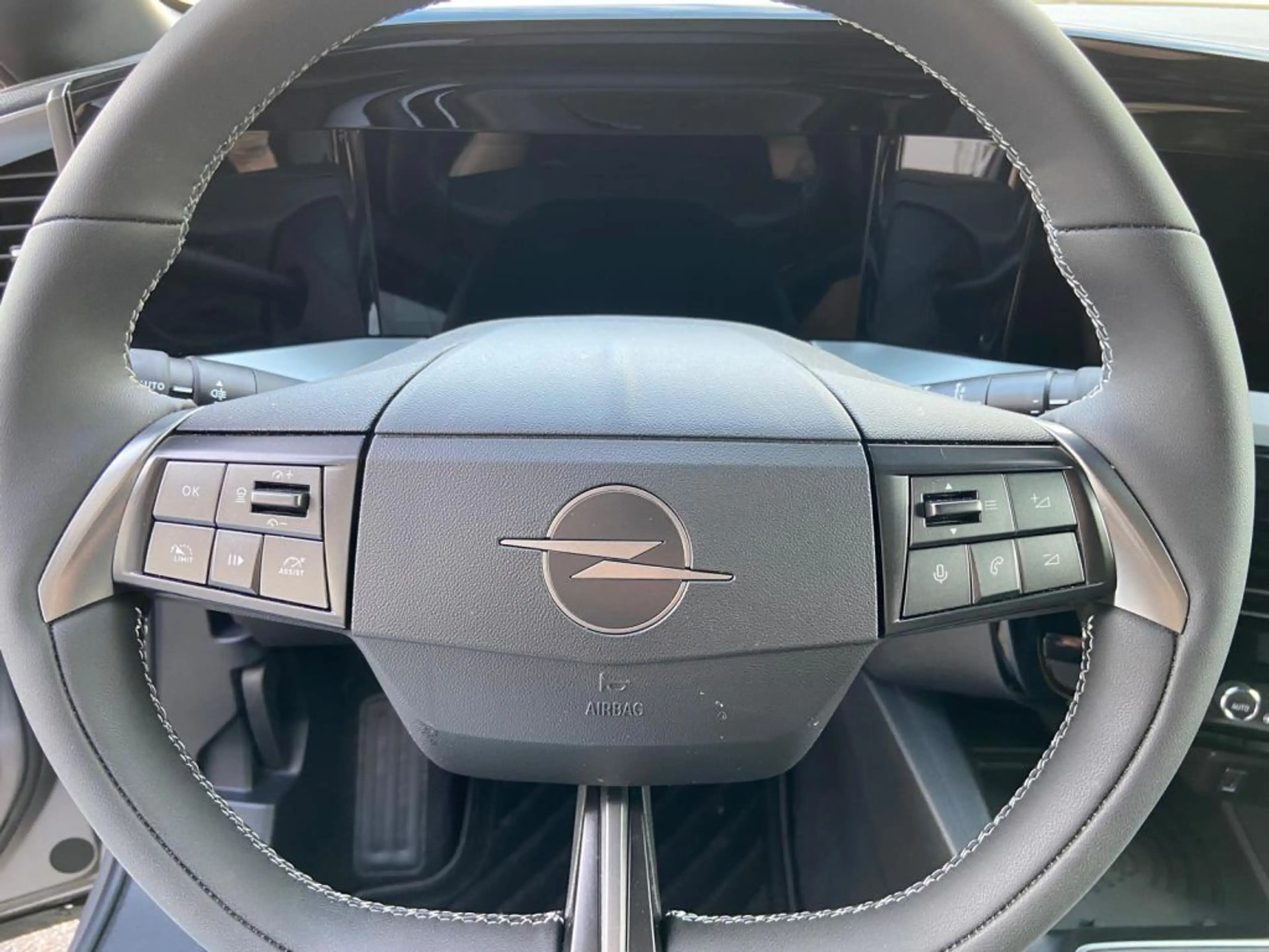 Opel Mokka-E GS — photo 14