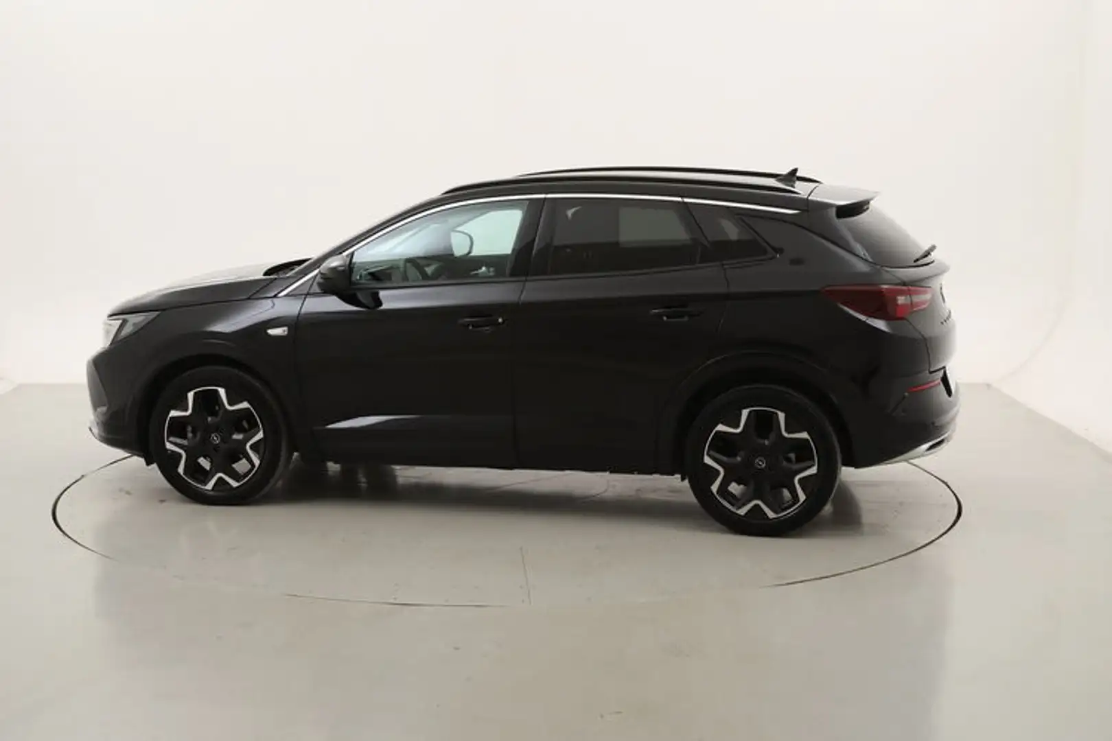 Opel Grandland X Ultimate AT8 1.5 Diesel 131CV Nero - 2