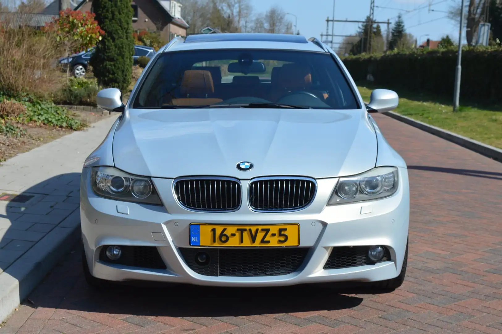 BMW 335 3-serie Touring 335xi M-pakket/Org NL/NAP/panorama Grijs - 2