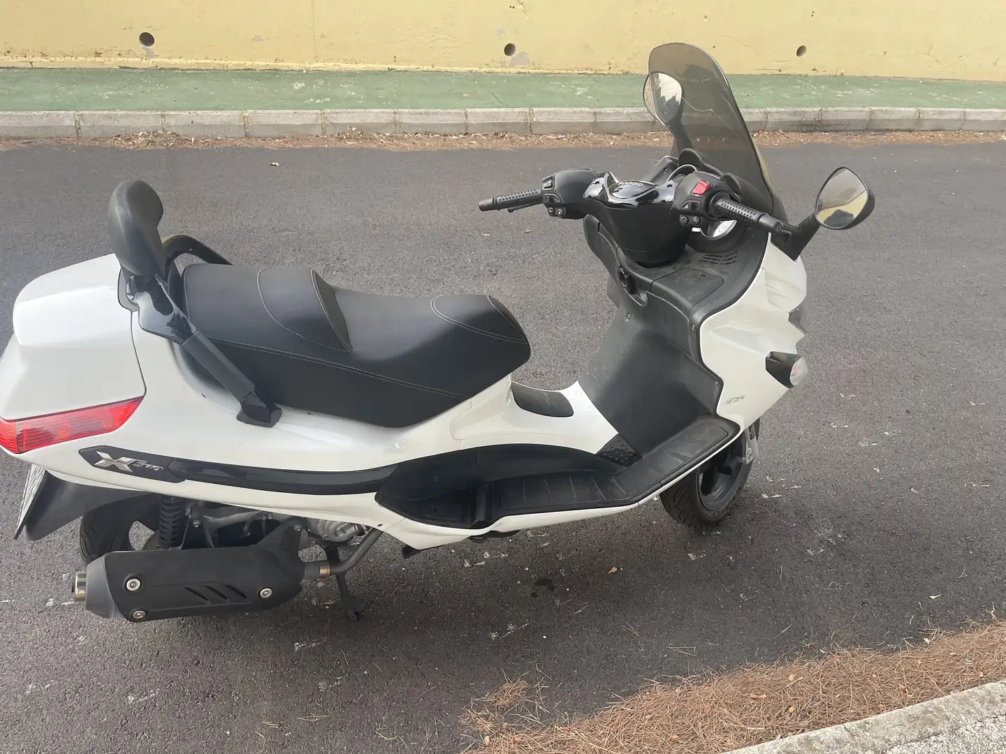 Piaggio XEvo 125 S Blanco - 2
