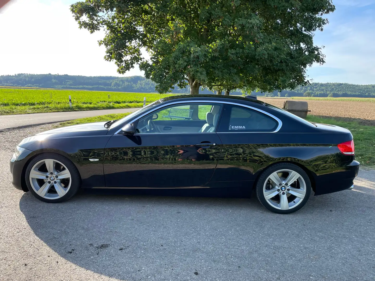 BMW 330 330xi Coupe Aut. Schwarz - 2