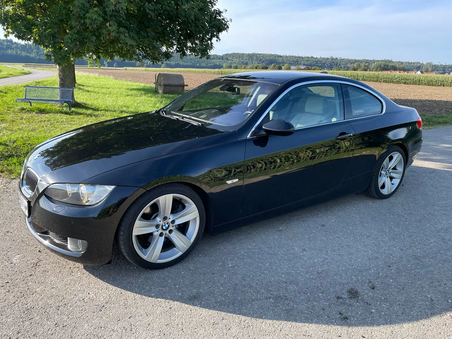 BMW 330 330xi Coupe Aut. Schwarz - 1