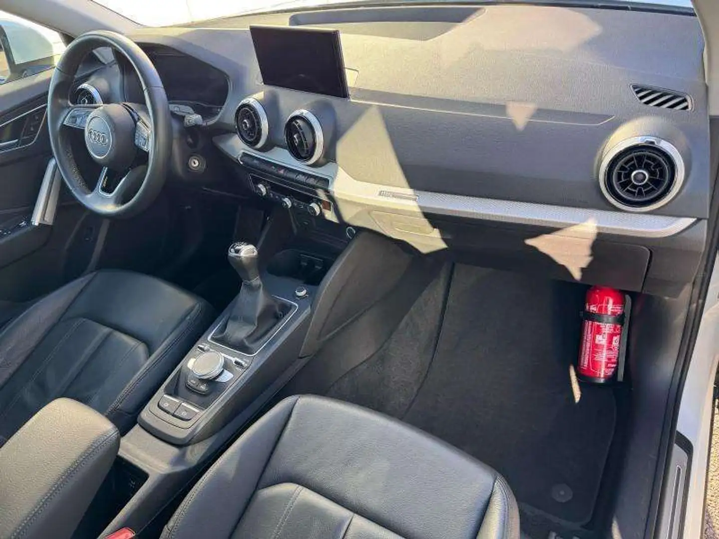 Audi Q2 30 TFSi / Advanced / Cuir Blanc - 2