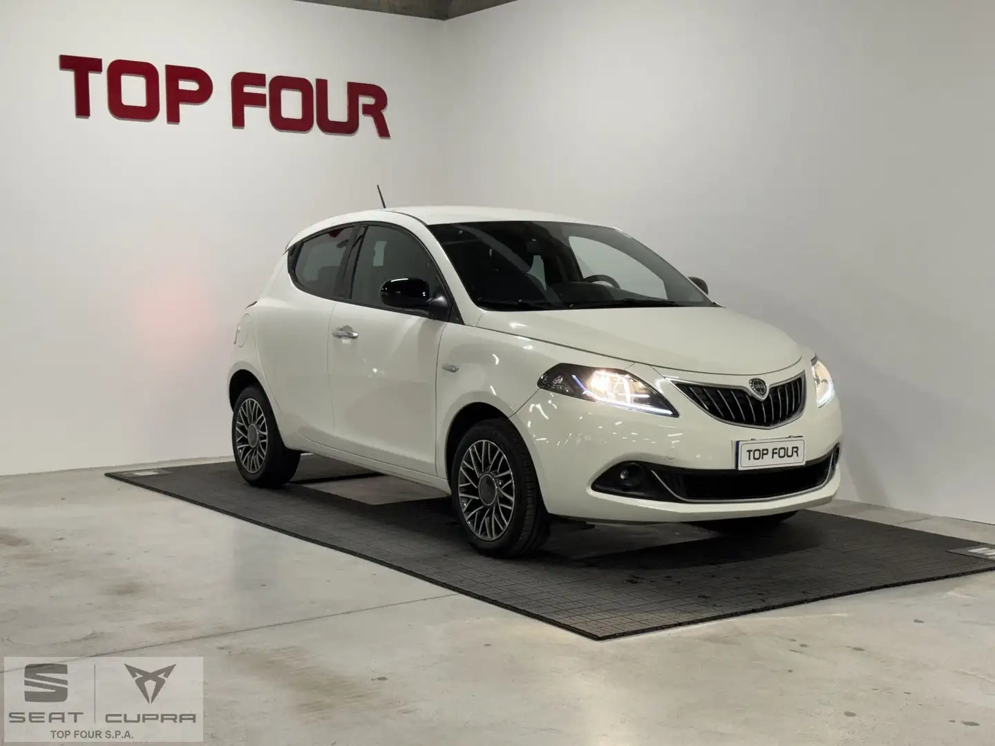 Lancia Ypsilon Ypsilon 1.0 FireFly 5 porte S&S Hybrid Gold - 1