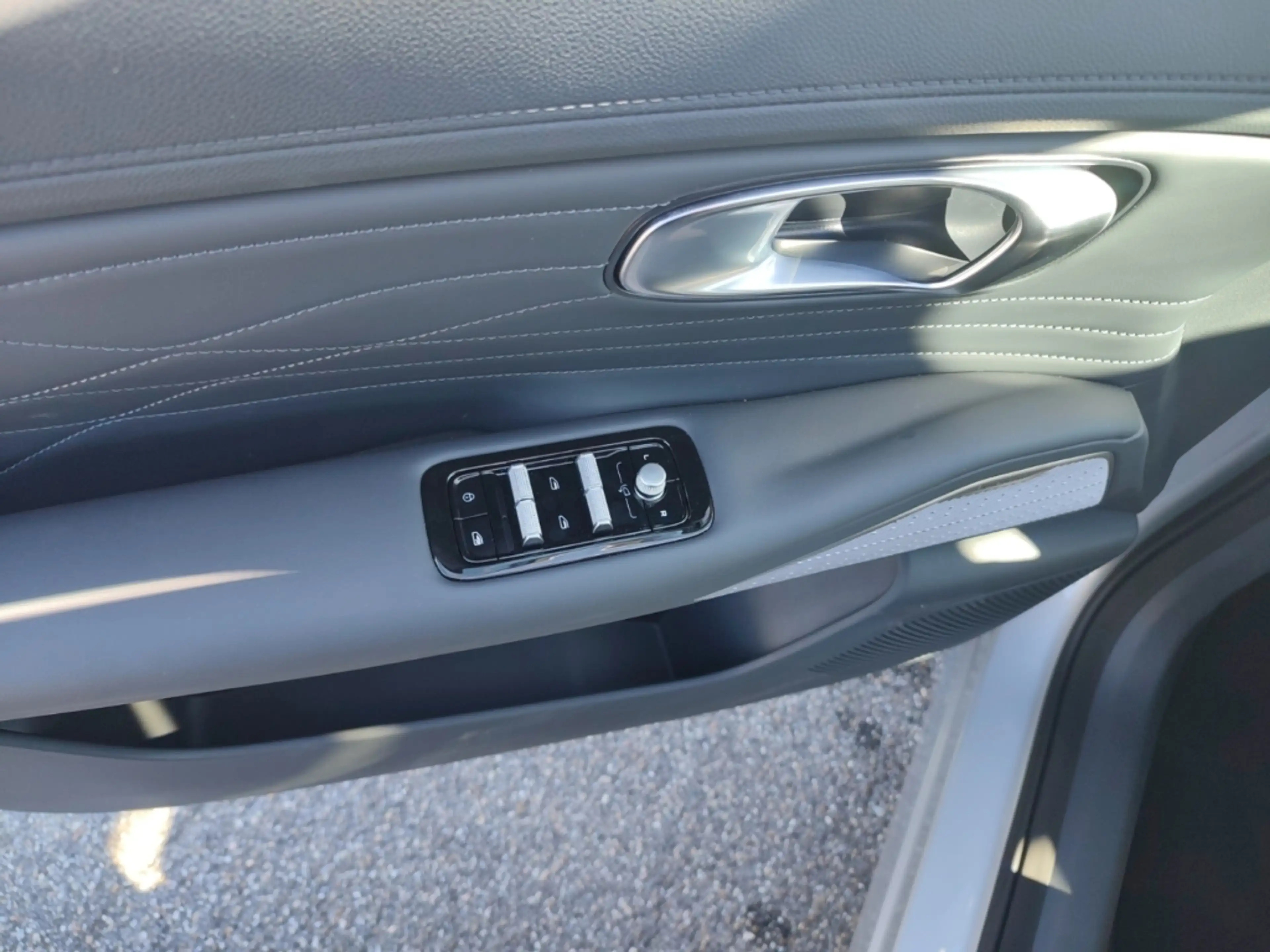 Geely Starray EM-i MAX+ PANO Massage LEDER HUD Autom Klimaaut NAVI  A — photo 7