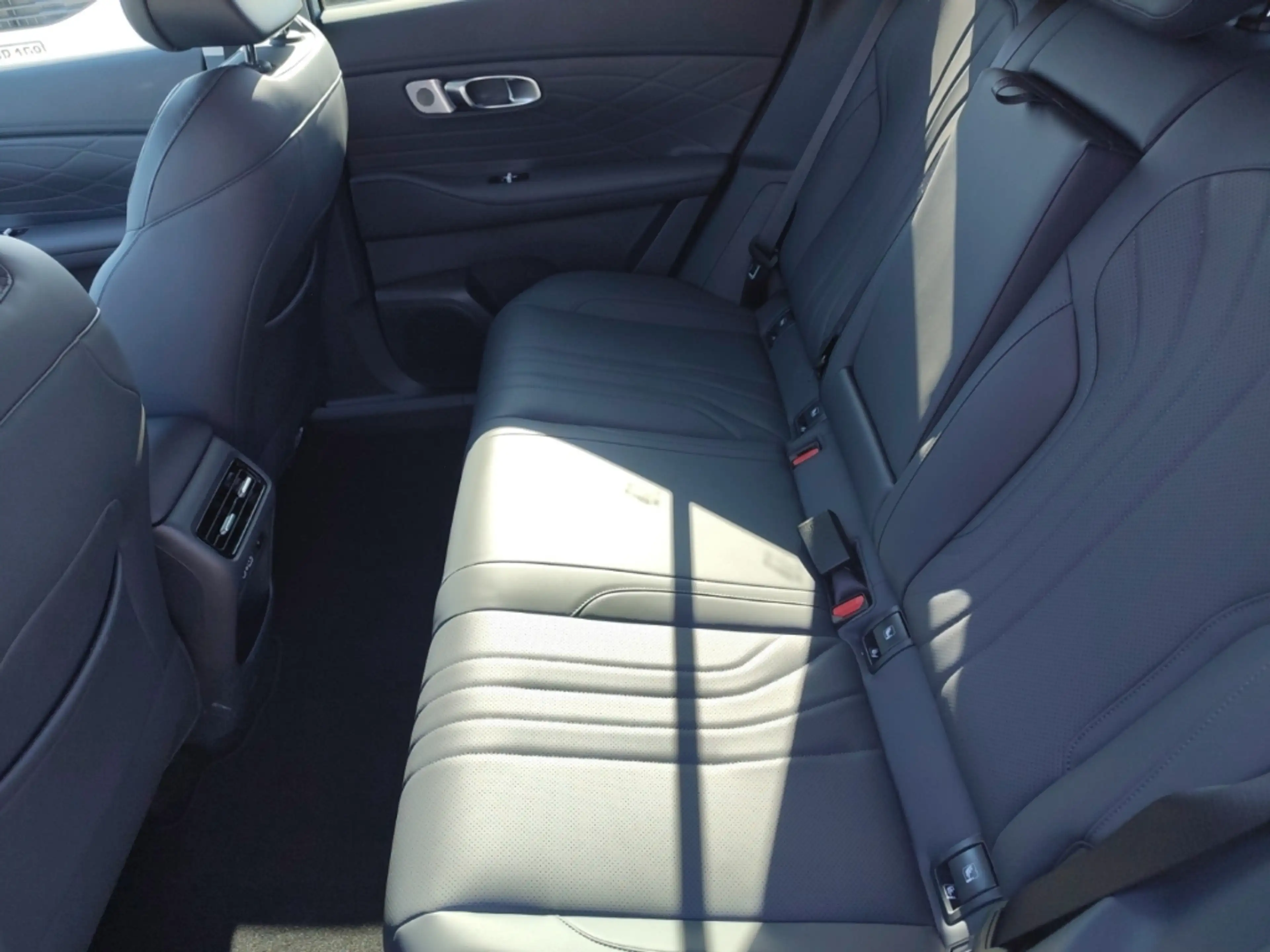 Geely Starray EM-i MAX+ PANO Massage LEDER HUD Autom Klimaaut NAVI  A — photo 12
